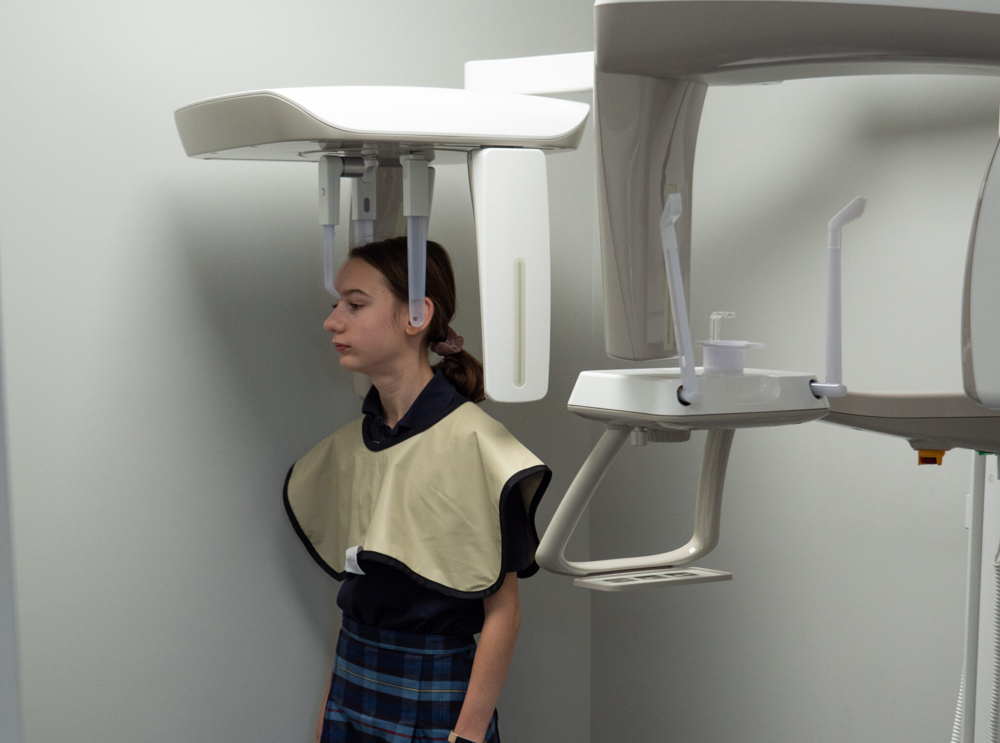 Unbelievable!  See How X Rays Work Through Casts - l4sgj5i